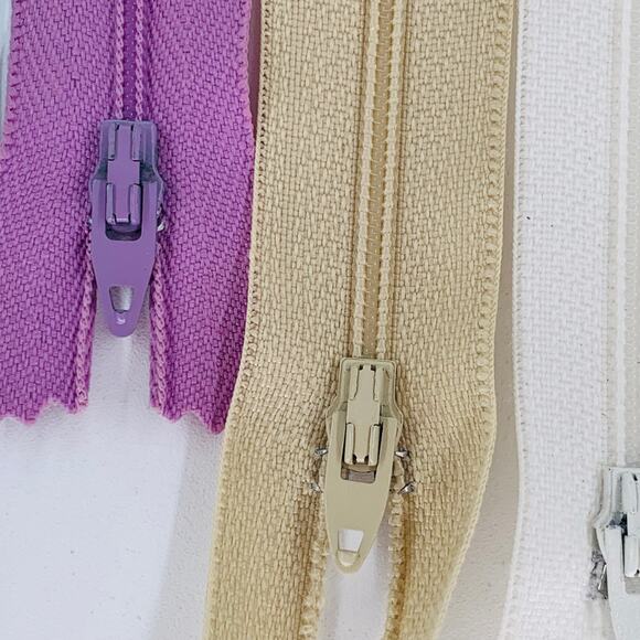 Robin Zipper Varied Lengths Polyester Nylon Multicolor Lot 6 Zippers Made in USA - Picture 6 of 8